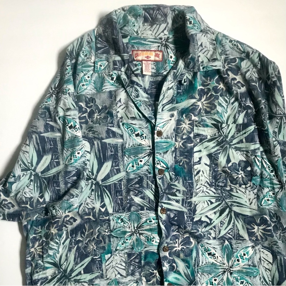 CARIBBEAN JOE Hawaiian Floral Tropical Leaf Short Sleeve Button Down Camp Shirt